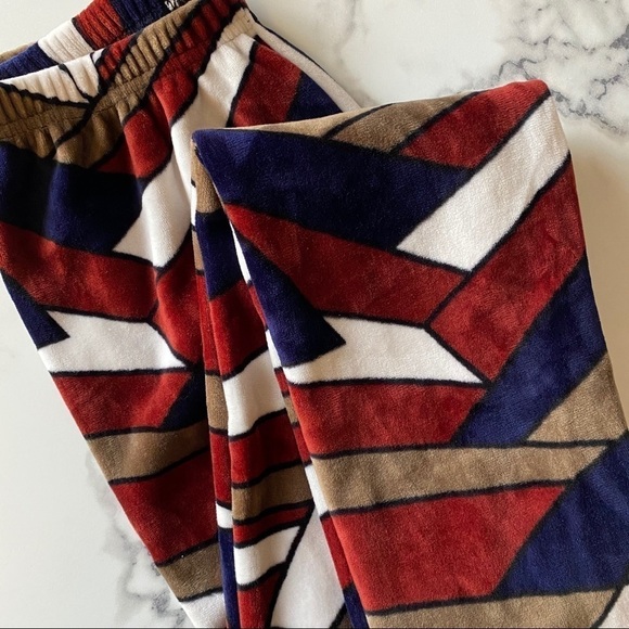 💥3/$25💥 Patterned Super Soft Fleece Leggings - Picture 2 of 4